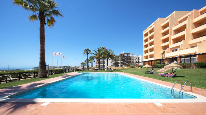 Meia Praia Lagos Beach Club Apartments - Family Friendly